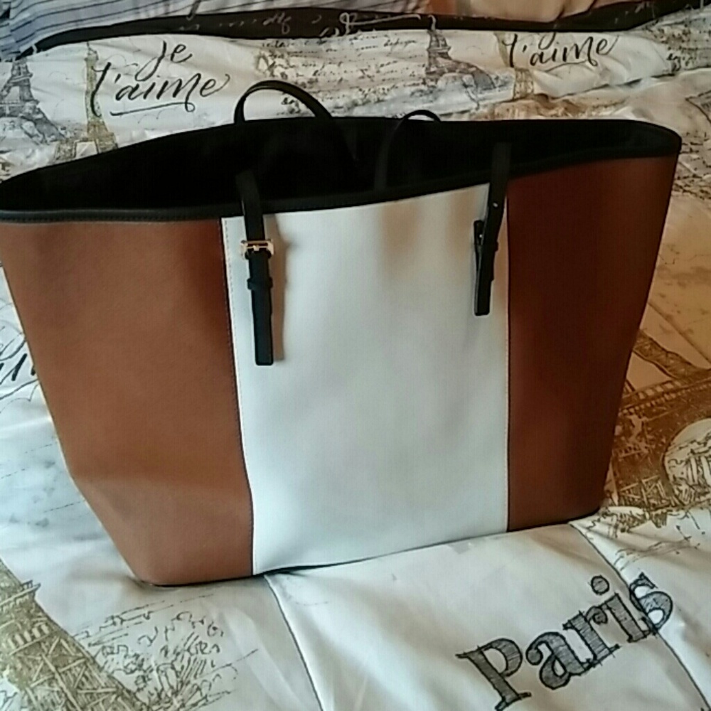 Michael Kors Large Leather Tote - Picture 3 of 7